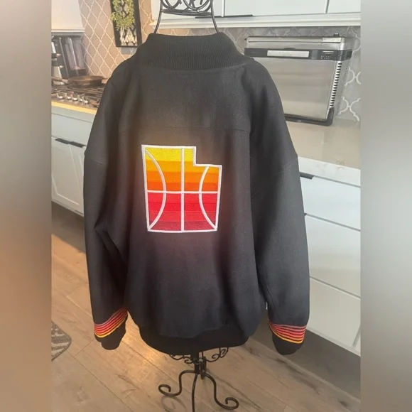 Men’s Utah Jazz bomber jacket size XL - Picture 7 of 12